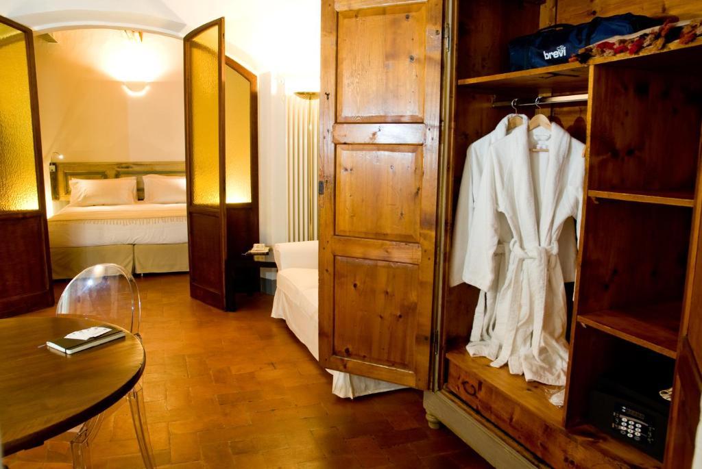 Callegherie 21 Boutique B&B Имола Стая снимка